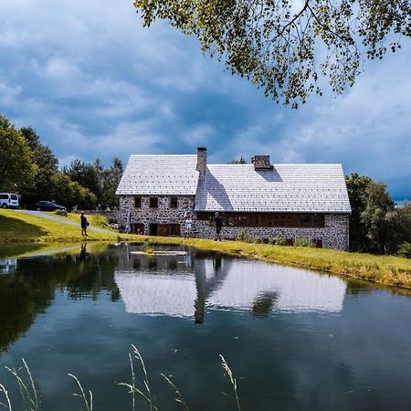 Le Jas Du Mas Hotel Saint-Anthème Kültér fotó