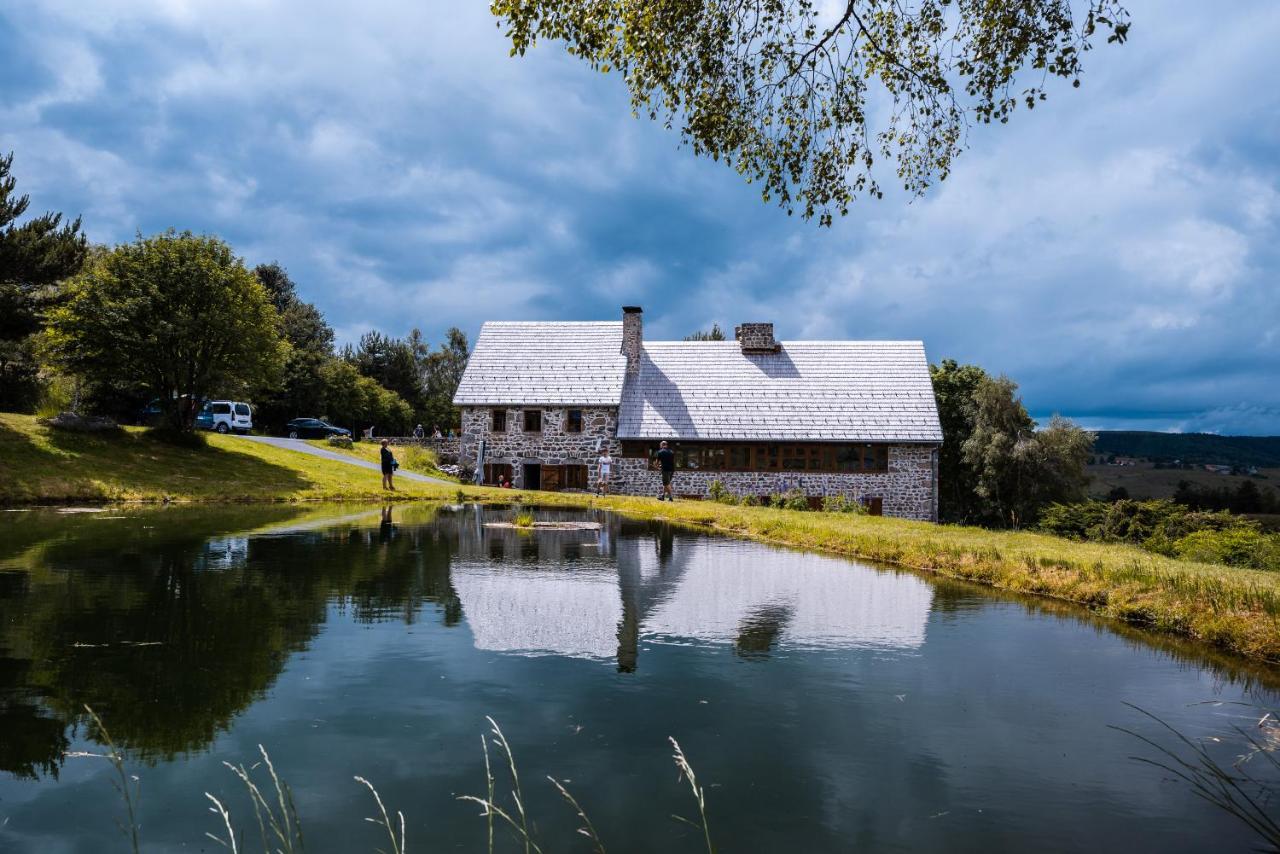 Le Jas Du Mas Hotel Saint-Anthème Kültér fotó