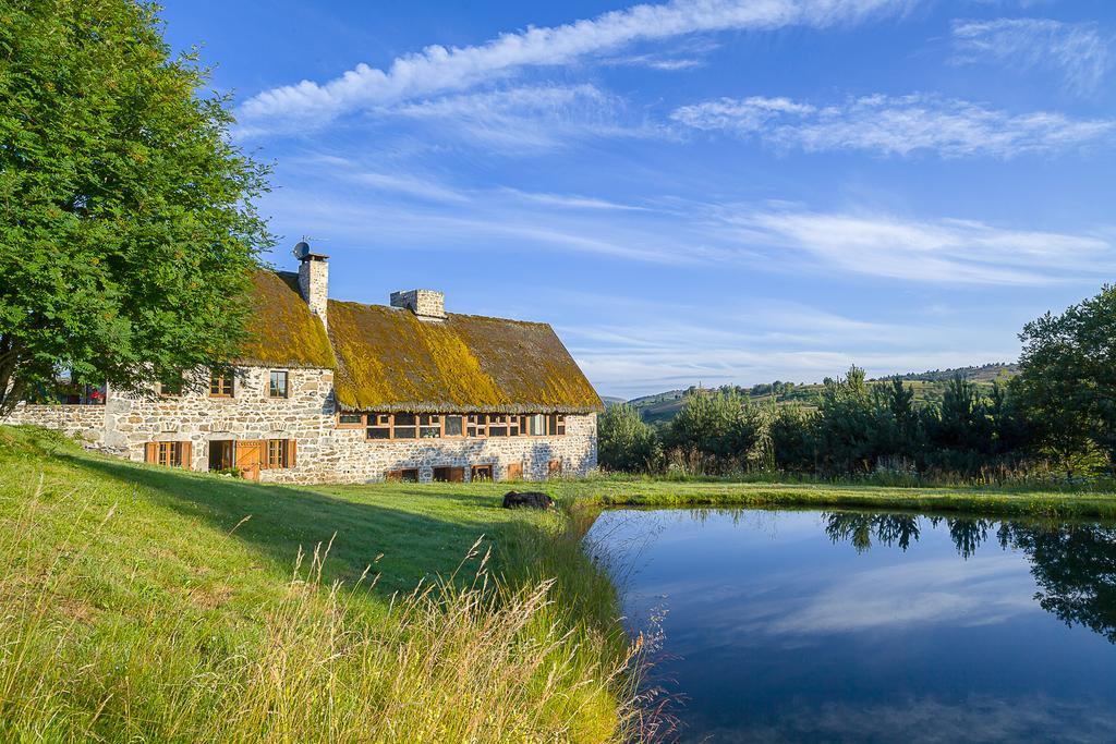 Le Jas Du Mas Hotel Saint-Anthème Kültér fotó