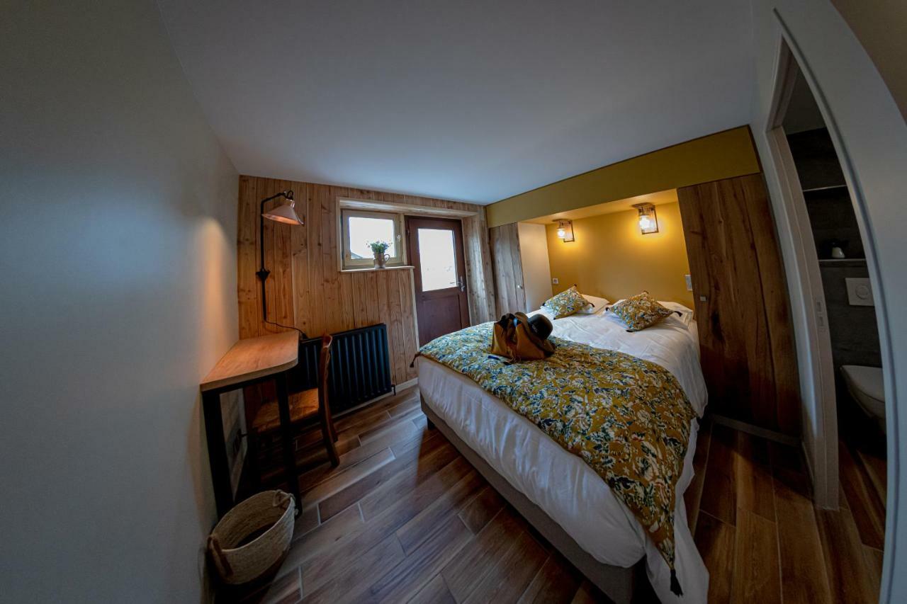 Le Jas Du Mas Hotel Saint-Anthème Kültér fotó